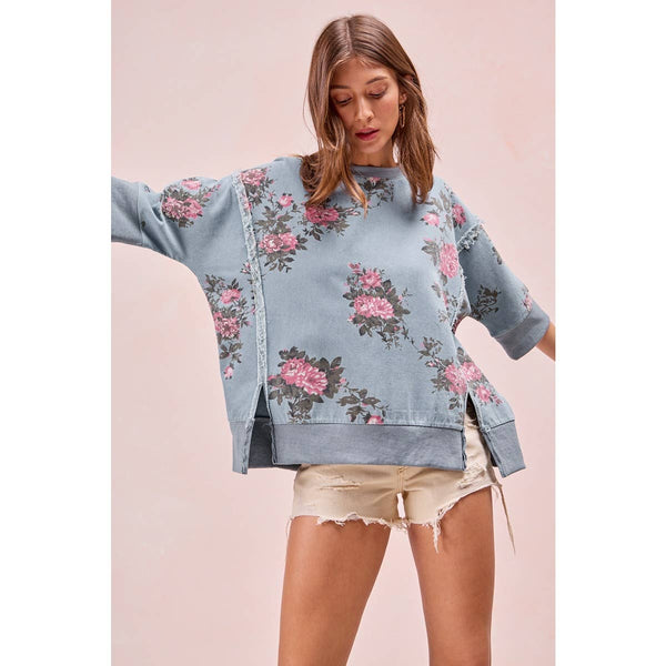 FLOWER PRINTED DENIM OPENSEAM DETAIL TOP BY BIBI
