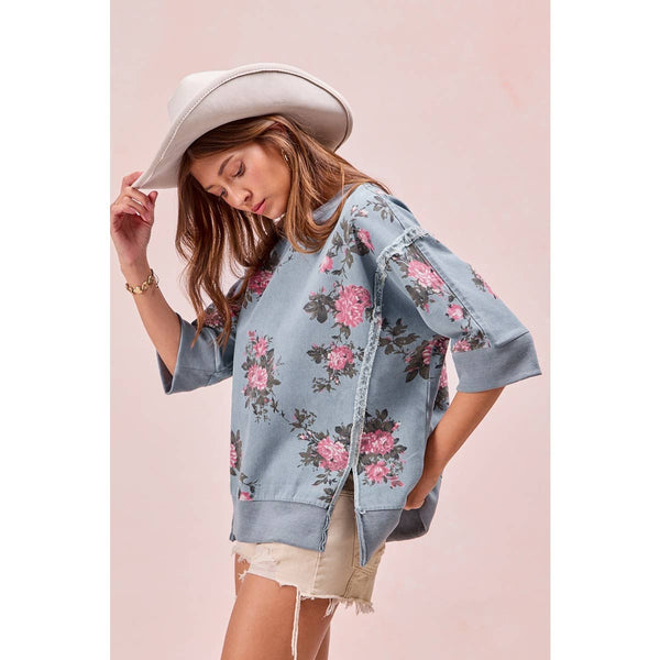FLOWER PRINTED DENIM OPENSEAM DETAIL TOP BY BIBI