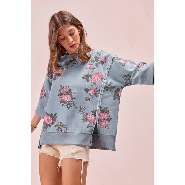 FLOWER PRINTED DENIM OPENSEAM DETAIL TOP BY BIBI