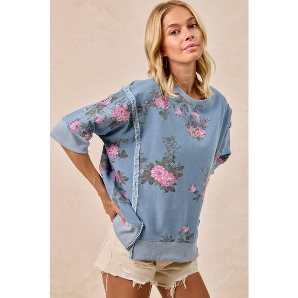 FLOWER PRINTED DENIM OPENSEAM DETAIL TOP BY BIBI